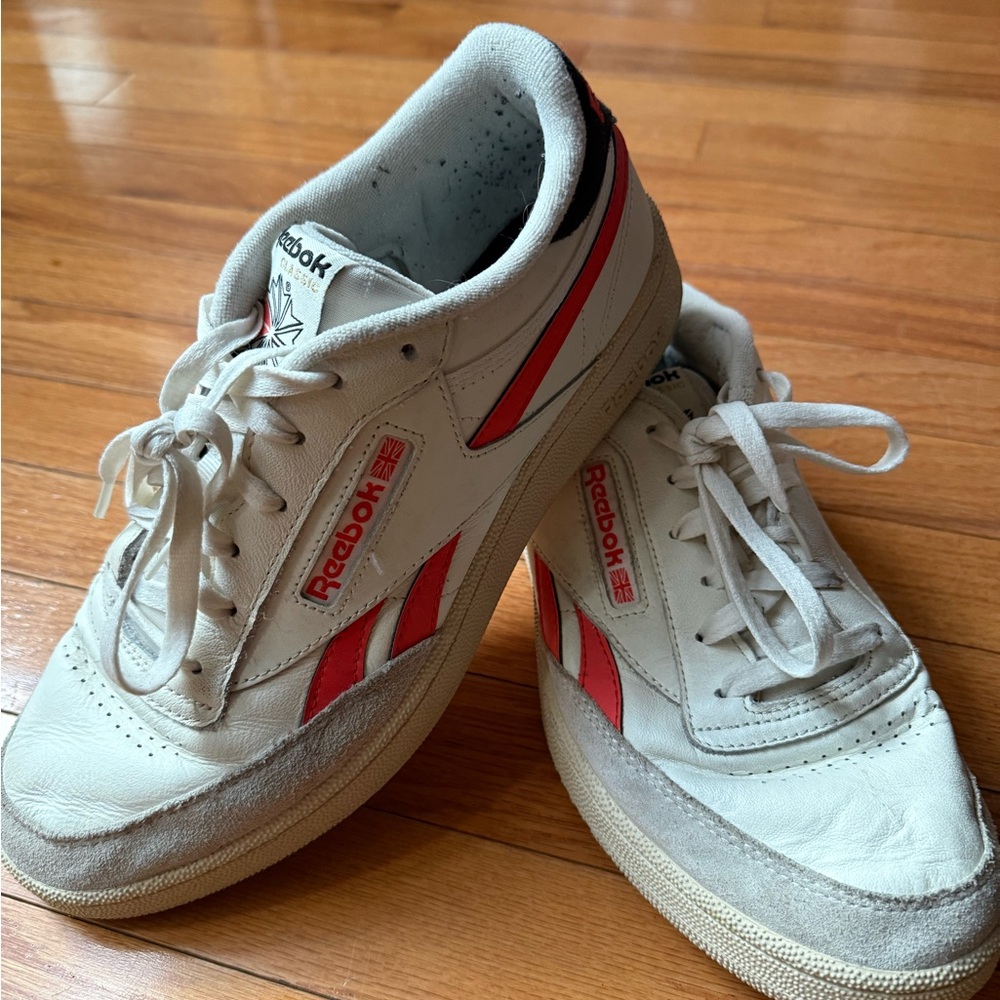 Reebok Men's White and Red Classic Sneakers